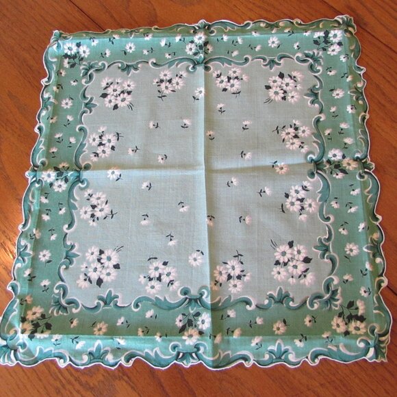 *4/$10*  Vintage Green & White Floral Scalloped Edge Handkerchief 13.5" squared - Picture 2 of 11